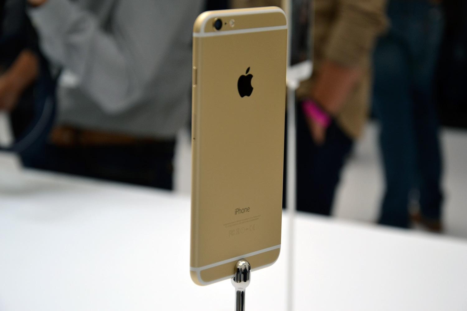 iOS first malware discovered.