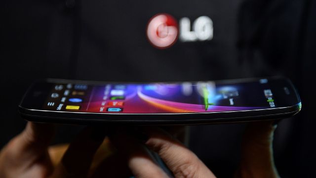 Display supplier leaks that flexible displays will enter mass production in 2018.