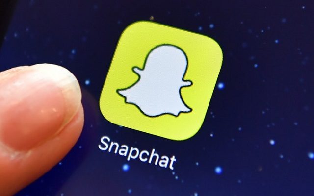 Snapchat new feature for group chat of up to 16 people.