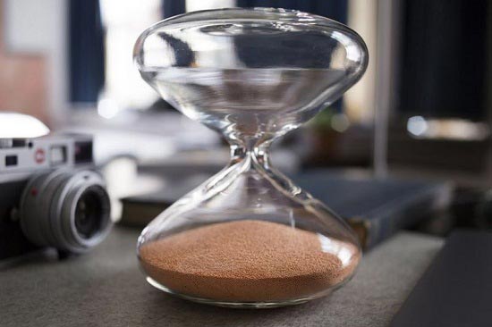 Apple designer creates an hourglass worth $12,000